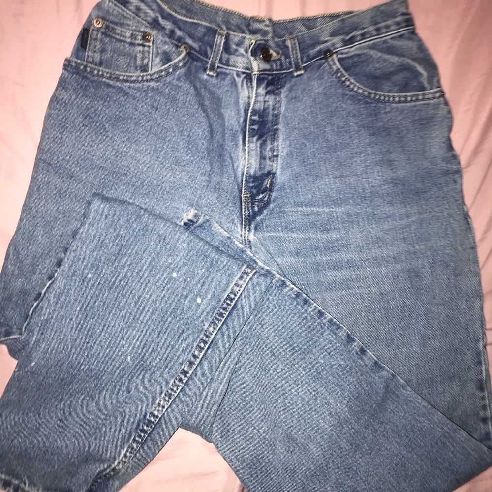 Vintage 90’s Chic High-Waisted Jeans